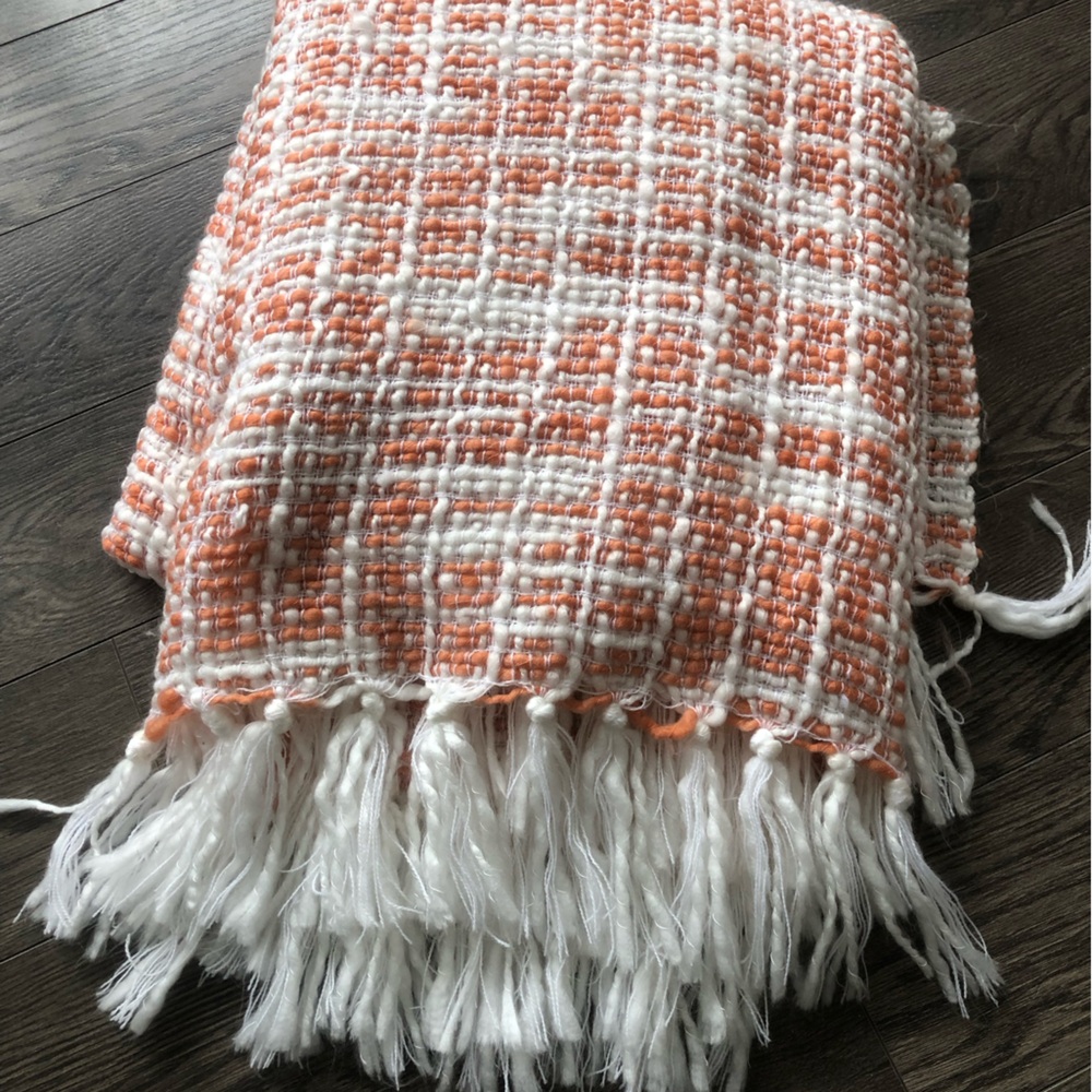 Urban Barn 100%‎ Acrylic Throw Blanket